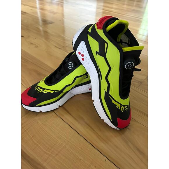Reebok Fury RARE Black Red Yellow Sneakers Ortholite Soles Size 5 - Picture 1 of 9